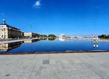 france/bordeaux/attraction/quais-de-bordeaux