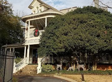 south-carolina/caesars-head-state-park/attraction/pettigru-historic-district