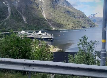 norway/hardangervidda-national-park/attraction/ravenheart