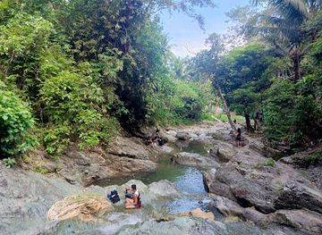 philippines/bicol-region/attraction/kinahulogan-falls