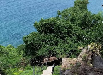 georgia/adjara/attraction/tsikhisdziri-beach