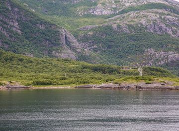 norway/nordland/attraction/polarsirkelen-ved-kysten