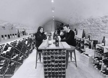 france/nimes/attraction/le-nez-des-papes-experiences-oenotouristiques-ateliers-de-degustation-cave-a-vins