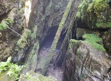 romania/maramures/attraction/izvorul-batrana-ponorul-izei