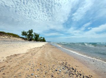 canada/kingston-and-the-islands/attraction/lakeshore-beach