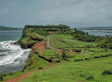 india/konkan-coast/attraction/ratnadurg-fort
