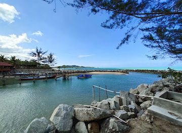 indonesia/bangka-belitung-islands/attraction/tongaci-beach