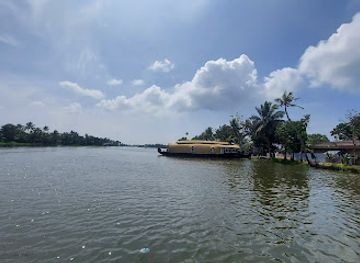 india/kerala-backwaters/attraction/pallathuruthy-backwaters