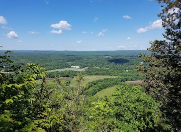 connecticut/connecticut-river-valley/attraction/talcott-mountain-state-park