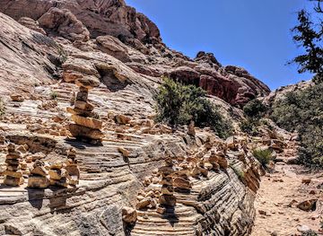 nevada/clark-county/attraction/calico-tanks-trail