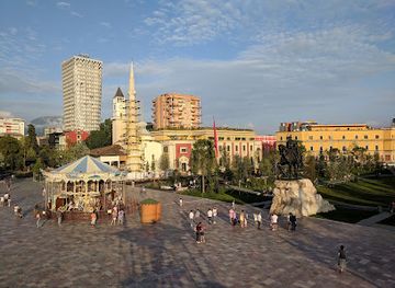 albania/tirana/skanderbeg-square/attraction/skanderbeg-square