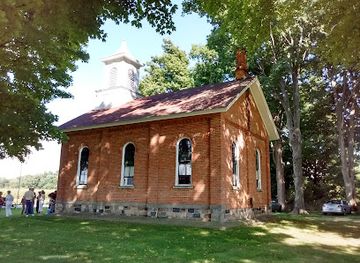 indiana/pokagon-state-park/attraction/collins-school-house-museum