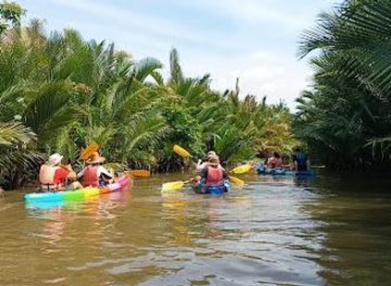 cambodia/sihanoukville/attraction/scenic-kayaking-tour-around-the-green-cathedral
