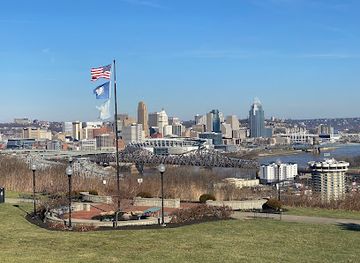 kentucky/covington/attraction/scenic-overlook-at-devou-park