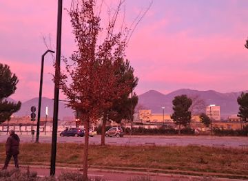 albania/tirana/attraction/lokomotiva