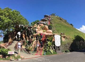 philippines/central-visayas/attraction/chocolate-hills-natural-monument