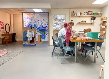 oregon/the-dalles/attraction/fruit-loops-art-center