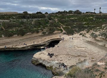 malta/marsaxlokk-fishing-village/attraction/natural-pools
