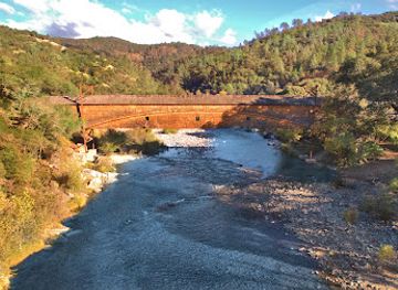 california/sierra-nevada/attraction/bridgeport-covered-bridge