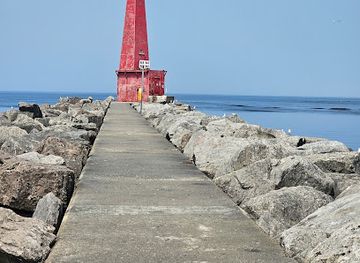 michigan/southeast-michigan/attraction/muskegon-south-pierhead-lighthouse
