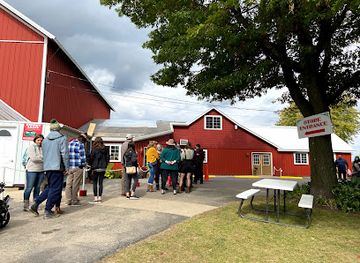 wisconsin/northern-highland/attraction/apple-barn-orchard-winery