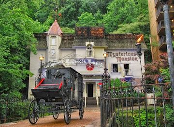 tennessee/gatlinburg/attraction/mysterious-mansion