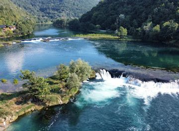 bosnia-and-herzegovina/una-sana-canton/attraction/waterfall-view-beach