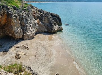 albania/delvina/attraction/gjiri-amla-amla-bay
