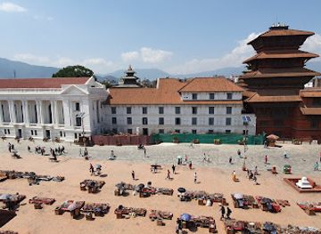 nepal/kathmandu/durbar-square/attraction/basantapur-dabali