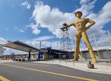 oklahoma/eastern-oklahoma/attraction/golden-driller-statue