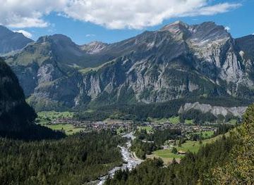 switzerland/interlaken/attraction/wanderweg-zum-oeschinensee