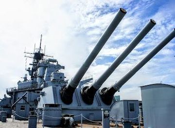 california/monterey-park/attraction/battleship-uss-iowa-museum
