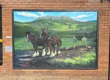 australia/cradle-mountain-lake-st-clair-national-park/attraction/sheffield-murals-self-guided-walking-tour