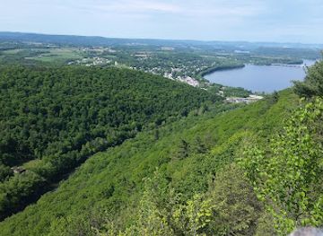 pennsylvania/lower-susquehanna-valley/attraction/hawk-rock-overlook