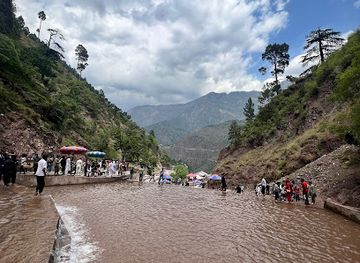 pakistan/azad-jammu-and-kashmir/attraction/dhanni-waterfall