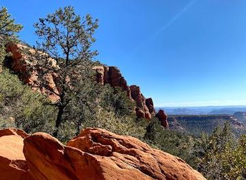 arizona/coconino-national-forest/attraction/bear-mountain-trail-oski-approach-doe-mountain-parking