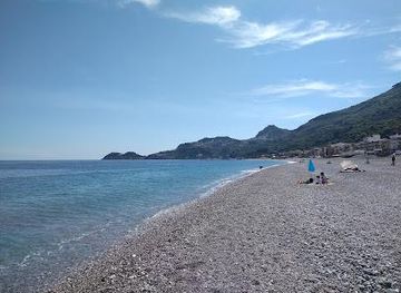 italy/taormina/attraction/spiaggia-di-letojanni