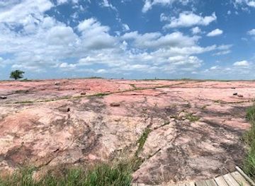 minnesota/prairie-pothole-region/attraction/jeffers-petroglyphs