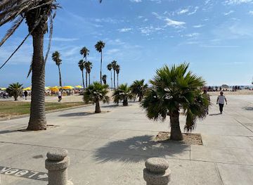 california/santa-monica/attraction/barnard-way-linear-park