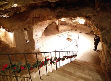 italy/puglia/attraction/grotta-di-sant-oronzo