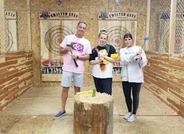 oklahoma/moore/attraction/twisted-axes-throw-house