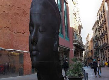 spain/barcelona/attraction/escultura-carmela-by-jaume-plensa