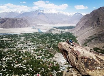 pakistan/deosai-national-park/attraction/ringchan-rock-manthal-skardu-city-view-point