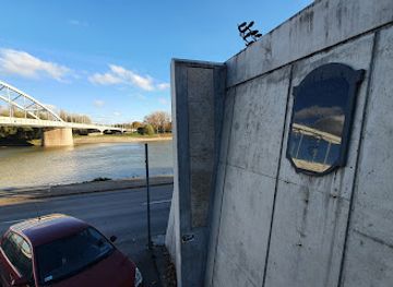 hungary/szeged/tiszaliget/attraction/flood-levels
