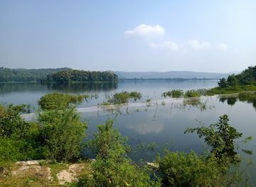 india/central-india/attraction/nahlesara-dam