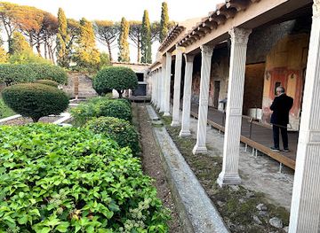 italy/pompeii/house-of-the-vettii/attraction/house-of-venus-in-the-shell
