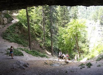 south-dakota/spearfish-canyon/attraction/community-cave-trail