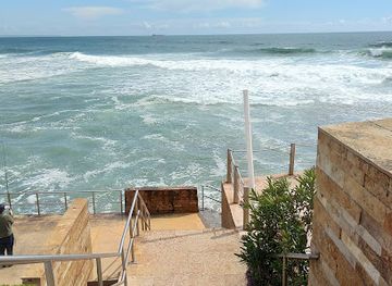 portugal/cascais/attraction/beach-parede