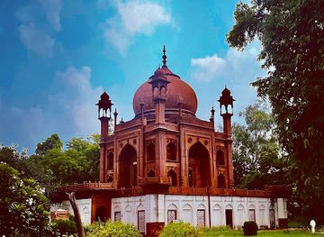 india/agra/khandari/attraction/the-red-taj