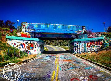 florida/pensacola-beach/attraction/the-graffiti-bridge
